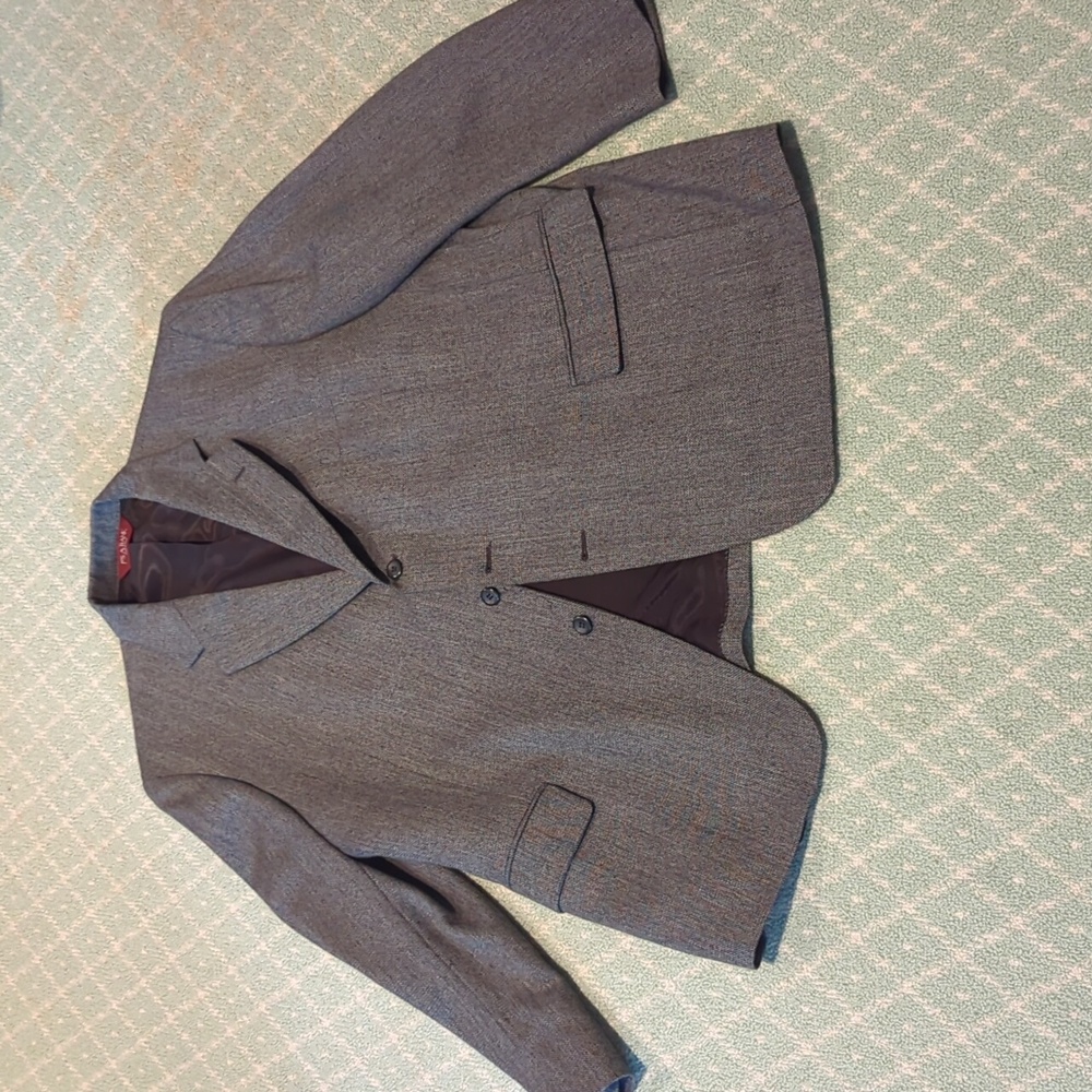 Jos A Bank grey three button sports coat 48 R no vent. EUC